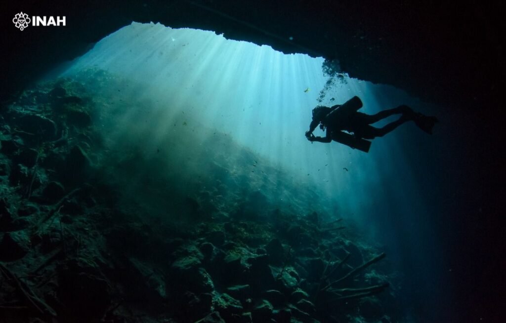 La cifra de turistas en Yucatán en zonas arqueológicas. Cenote Xlacah en Dzibilchaltún.