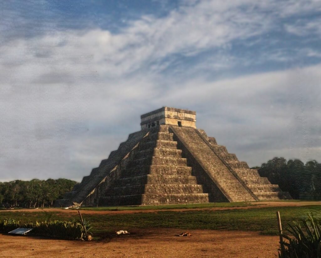 Equinoccio de otoño en Yucatán. Luz y sombra en el Castillo de Chichén Itzá