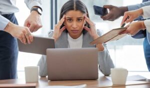 Síndrome de burnout o estrés laboral.